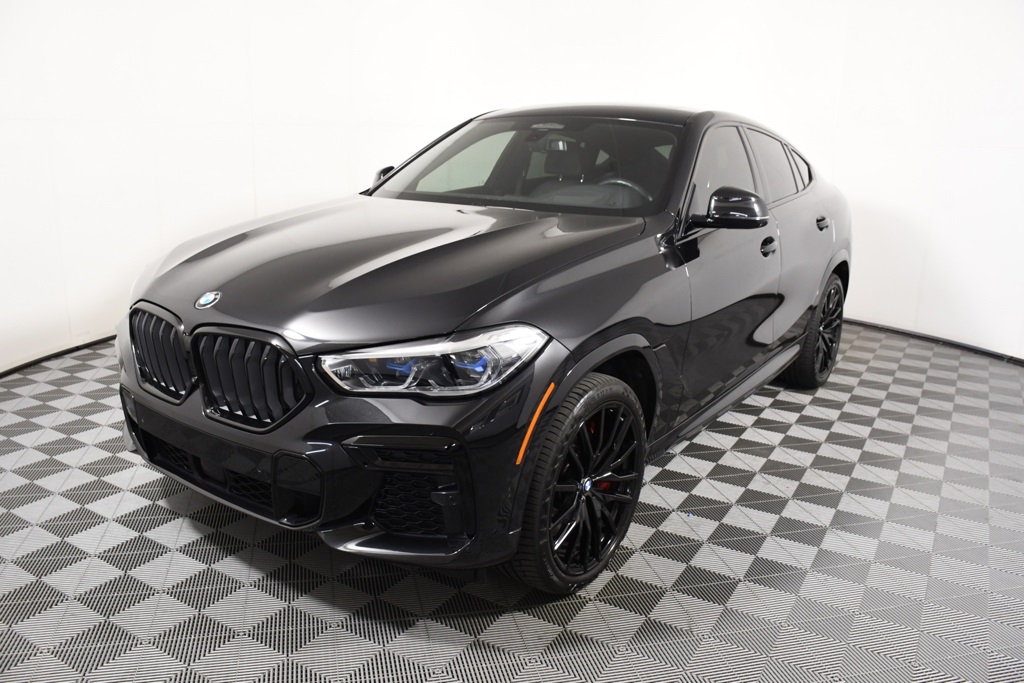 2022 BMW X6 M50i's photo