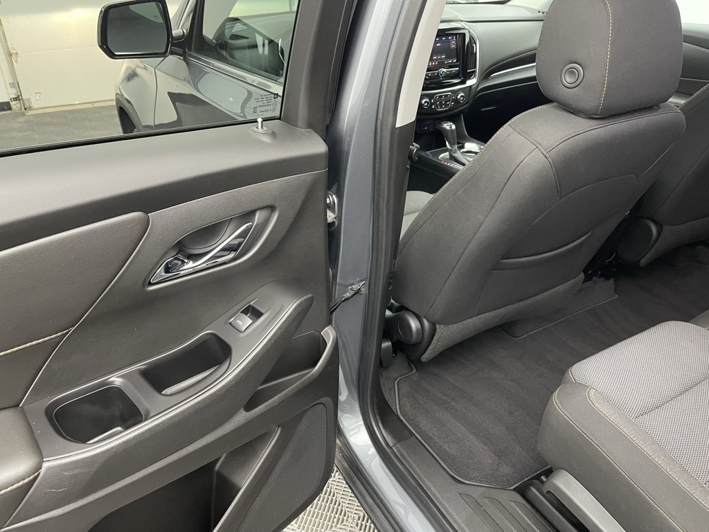 2020 Chevrolet Traverse LS photo 31
