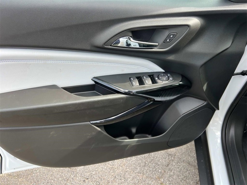 2025 Chevrolet Trax LT photo 11