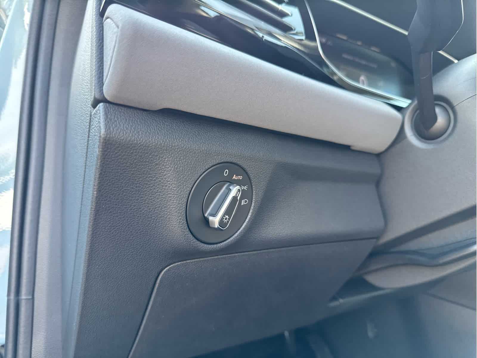 2025 Volkswagen Jetta SE photo 19
