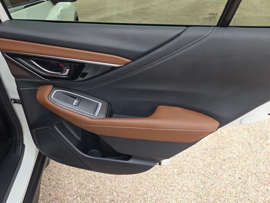 2020 Subaru Outback Touring photo 4