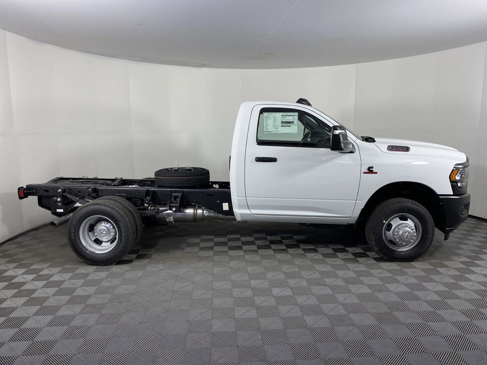 2024 Ram 3500 photo 3