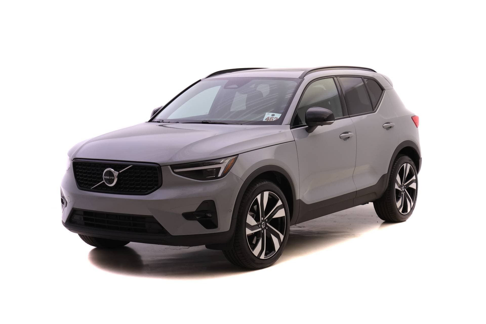 2025 Volvo XC40 Ultra's photo