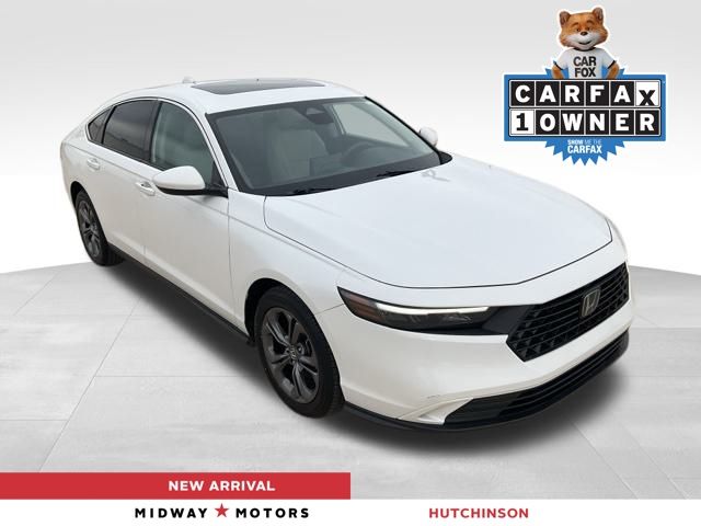 2023 Honda Accord EX's photo