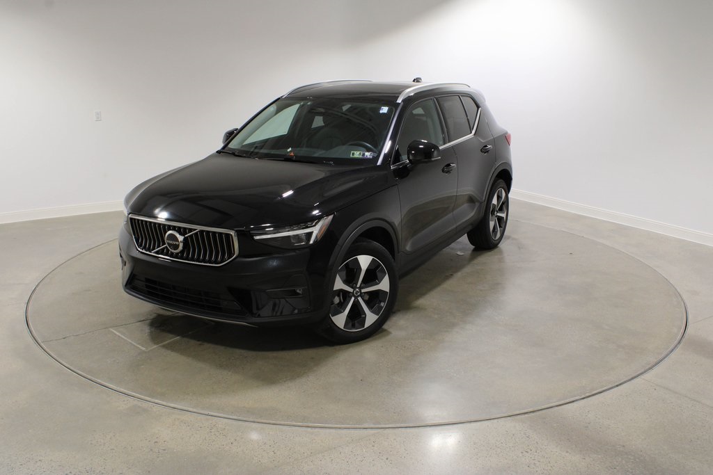 2025 Volvo XC40