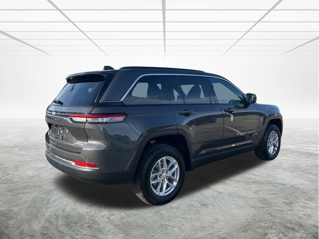 2025 Jeep Grand Cherokee Laredo X photo 2