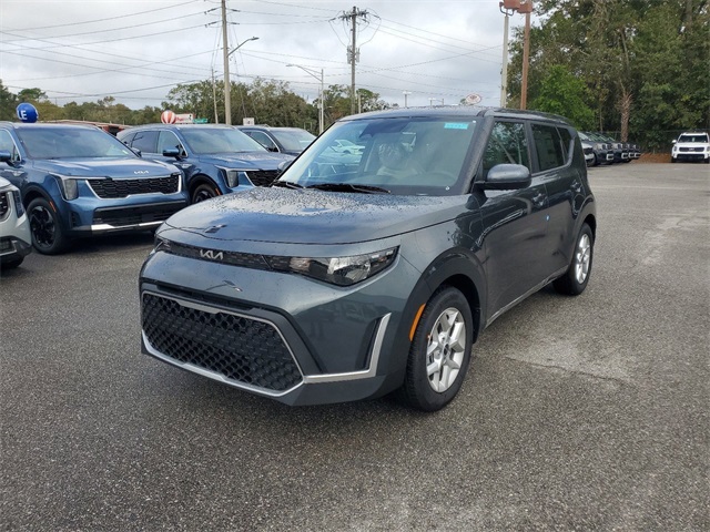 2025 Kia Soul LX photo 3