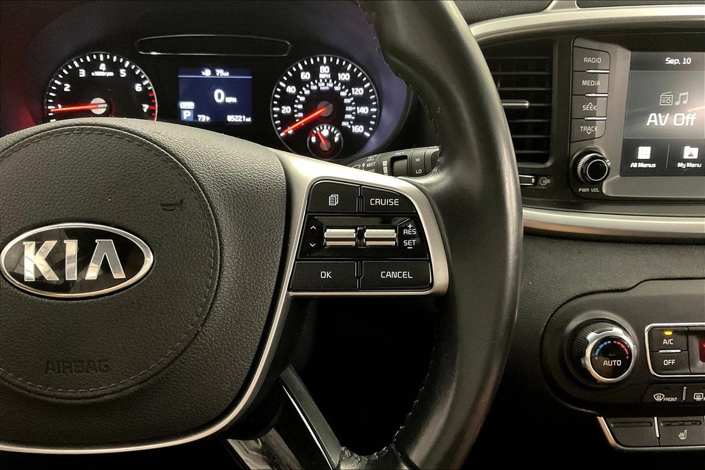 2020 Kia Sorento S photo 18