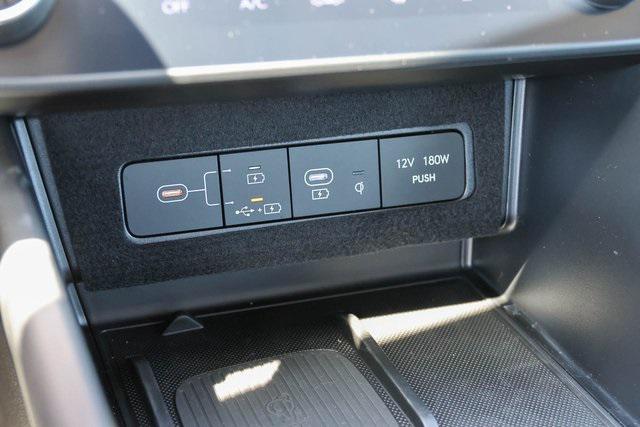 New 2025 Silver Hyundai SEL Convenience image 15