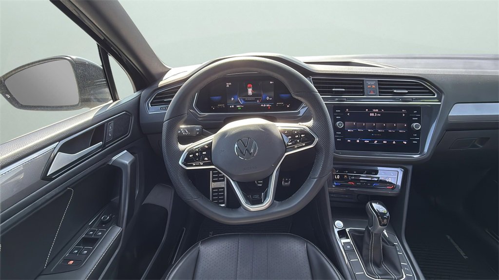 2022 Volkswagen Tiguan SE R-Line Black photo 11