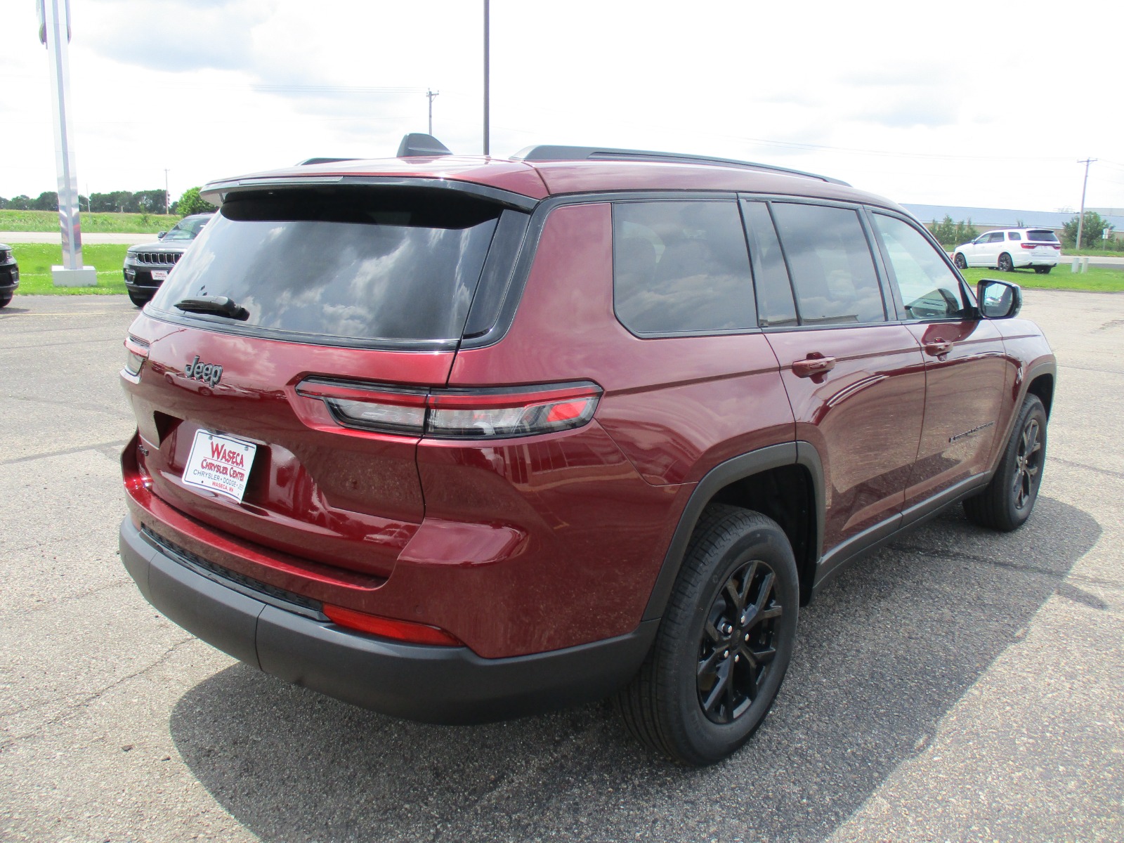2025 Jeep Grand Cherokee Laredo Altitude X photo 4