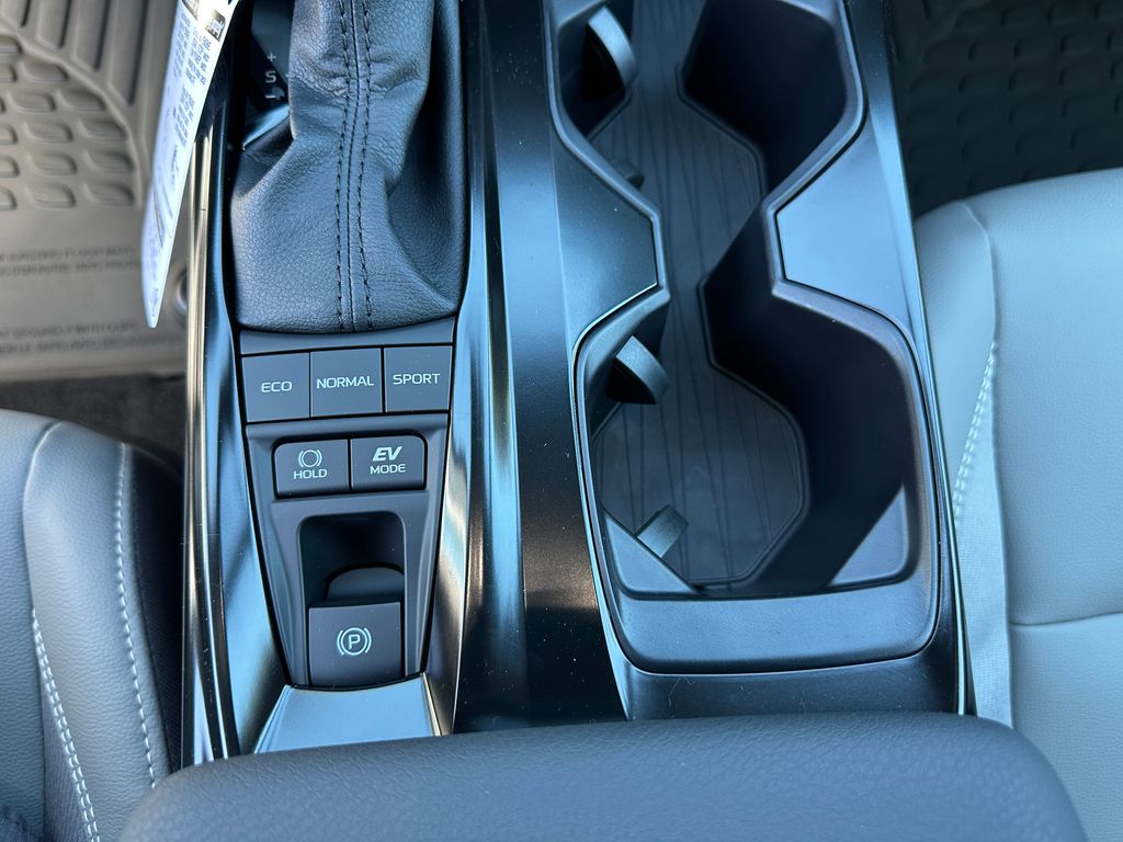 2026 Toyota Camry SE photo 17