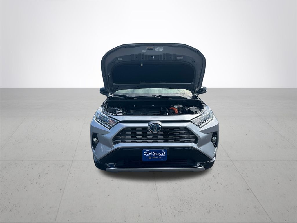 2020 Toyota RAV4 Hybrid XSE photo 4