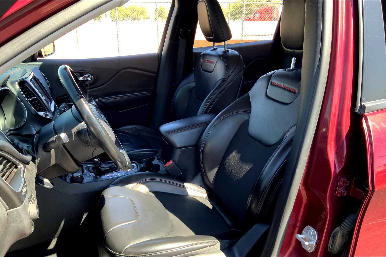 2019 Jeep Cherokee Trailhawk photo 8