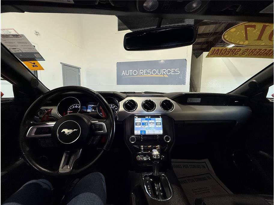 2017 Ford Mustang EcoBoost Premium photo 28
