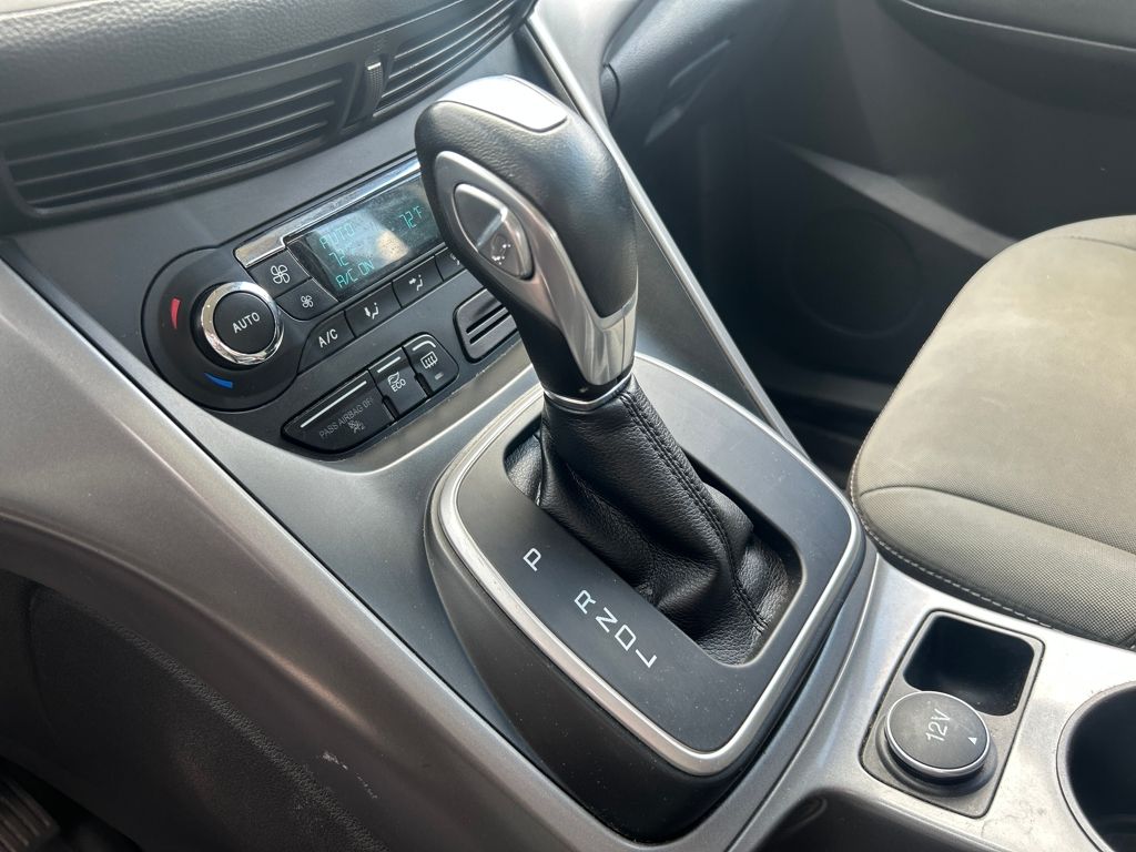 2016 Ford C-Max Hybrid SE photo 15