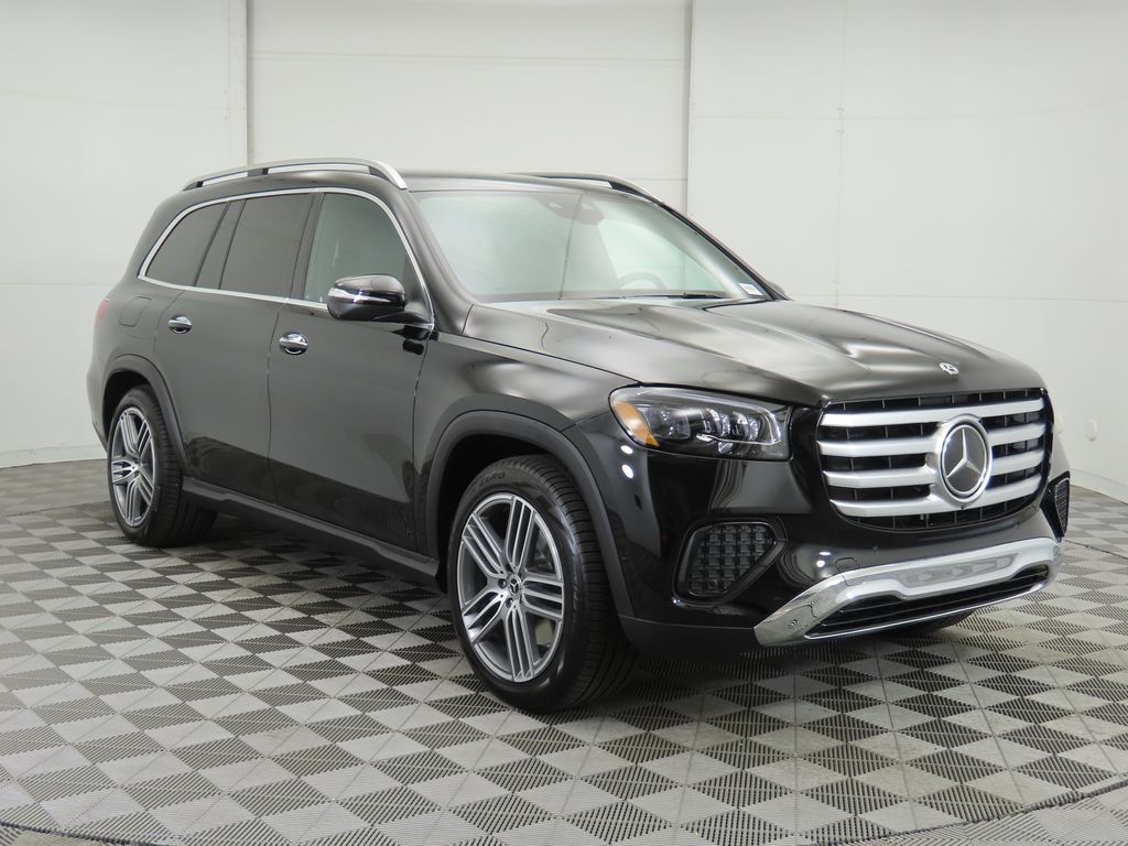 2025 Mercedes Benz GLS 450 4MATIC photo 3