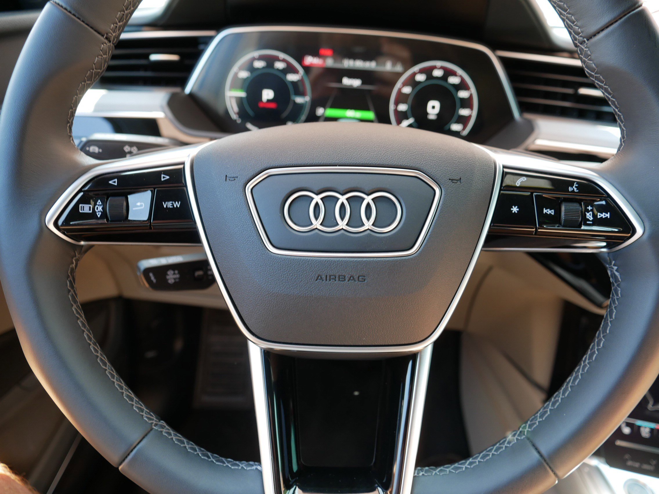 2024 Audi Q8 E-tron line Prestige photo 24