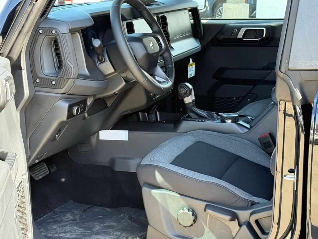 2025 Ford Bronco Big Bend photo 6