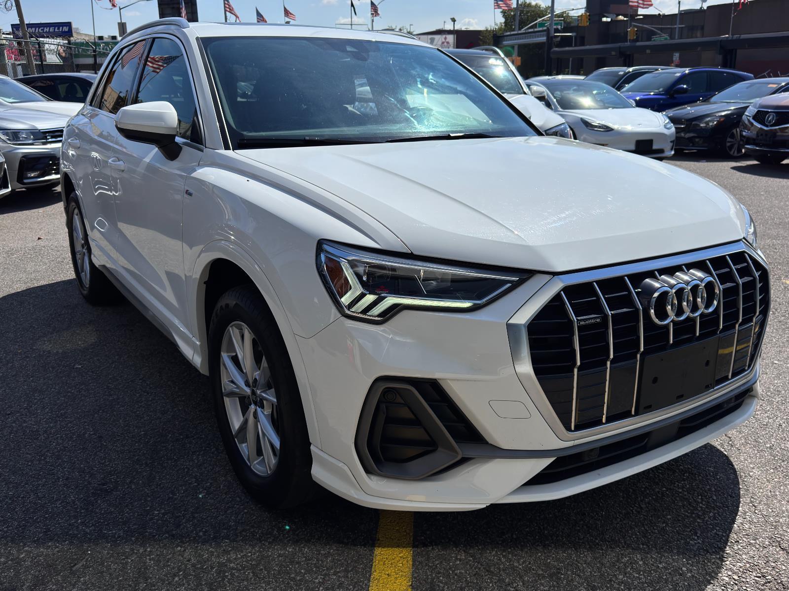 2023 Audi Q3 S line Premium photo 2