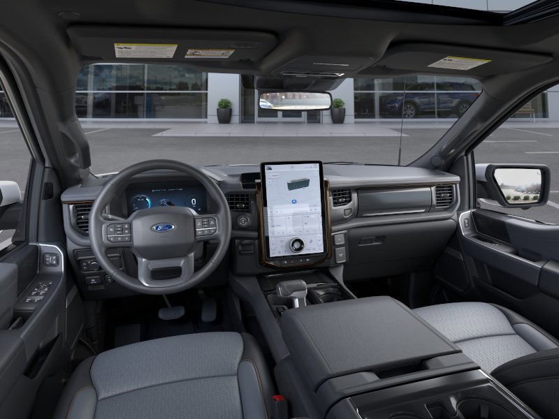 2025 Ford F-150 Lightning Lariat photo 9
