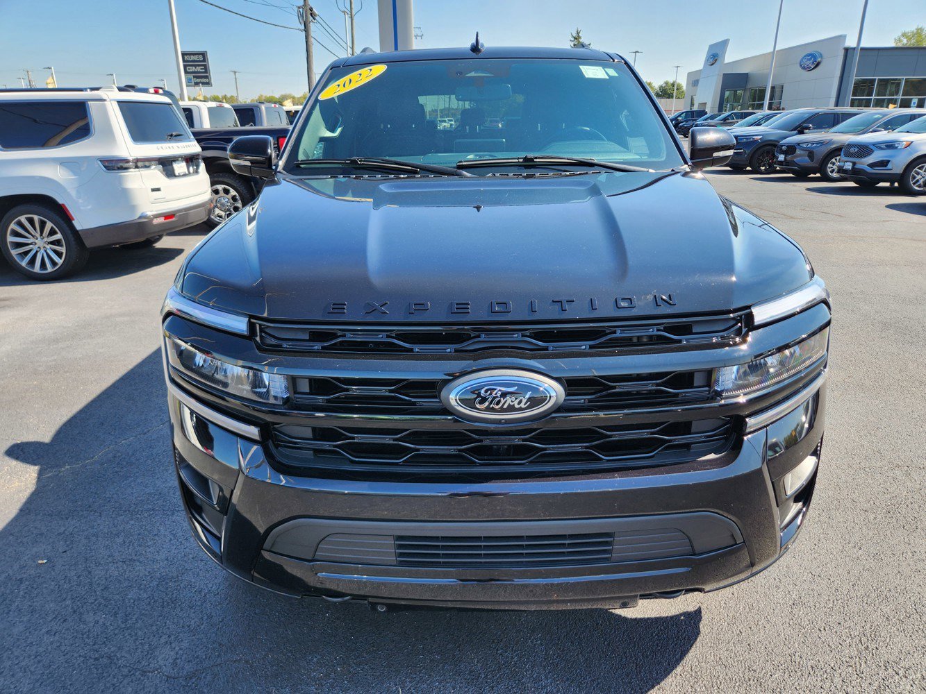 2022 Ford Expedition Limited photo 2