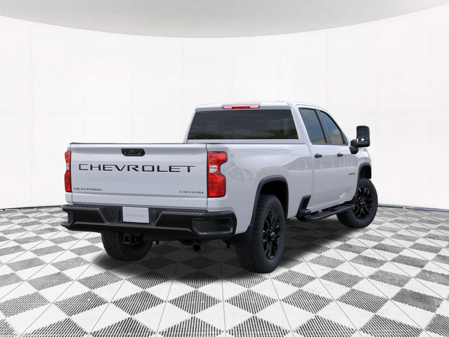 2025 Chevrolet Silverado 2500HD Custom photo 4