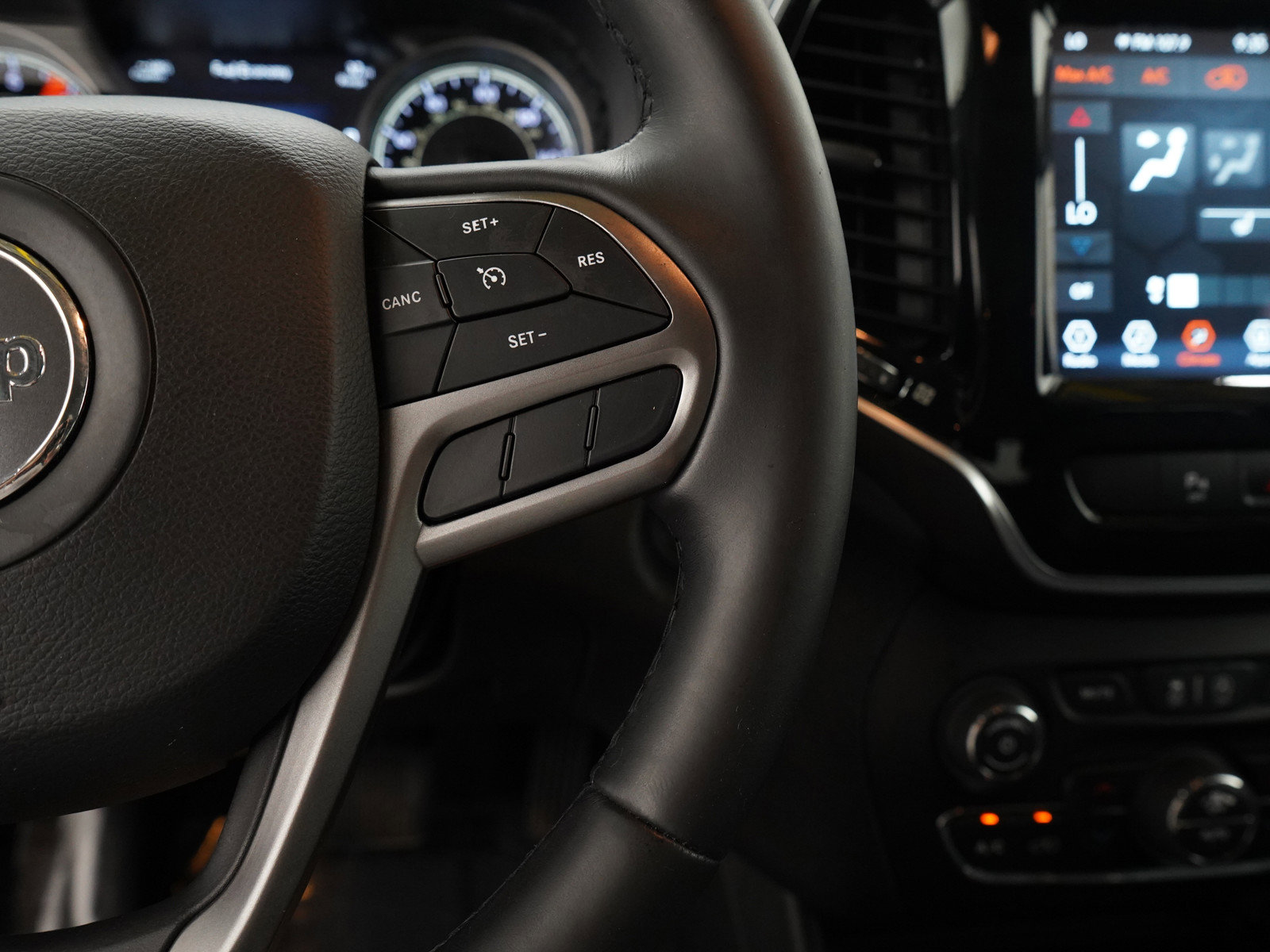 2020 Jeep Cherokee Limited photo 21