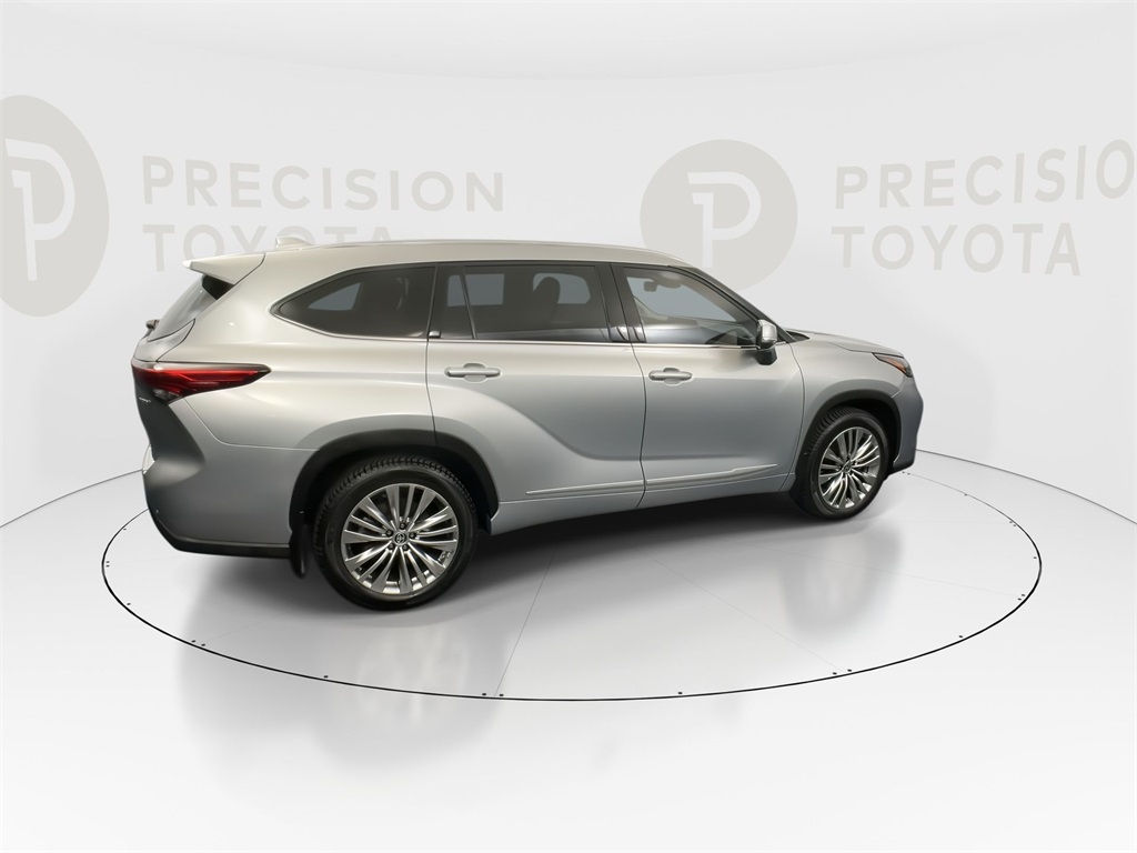 2022 Toyota Highlander Hybrid Platinum photo 19