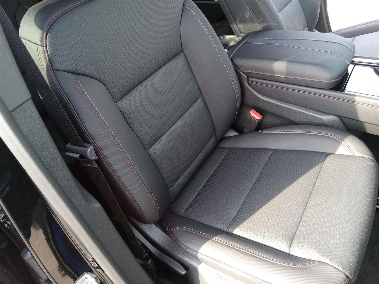 2026 Chevrolet Traverse Z71 photo 11