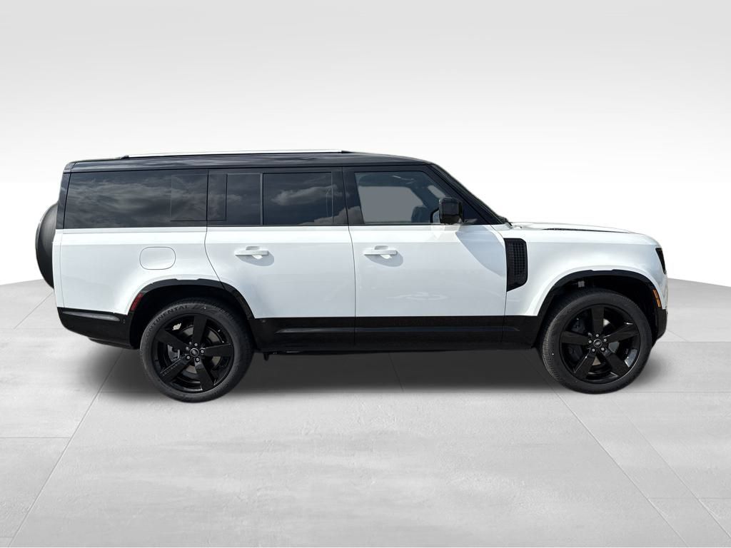 2025 Land Rover Defender 130 X-Dynamic SE photo 4