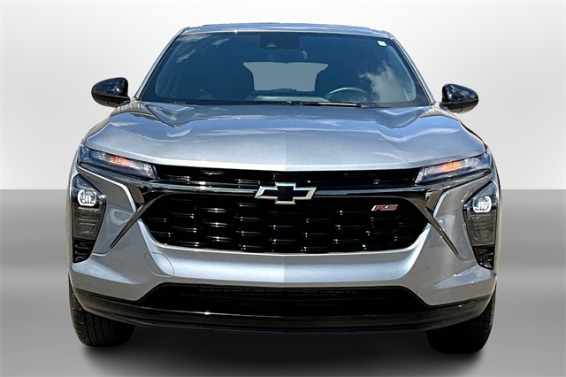 2024 Chevrolet Trax photo 2