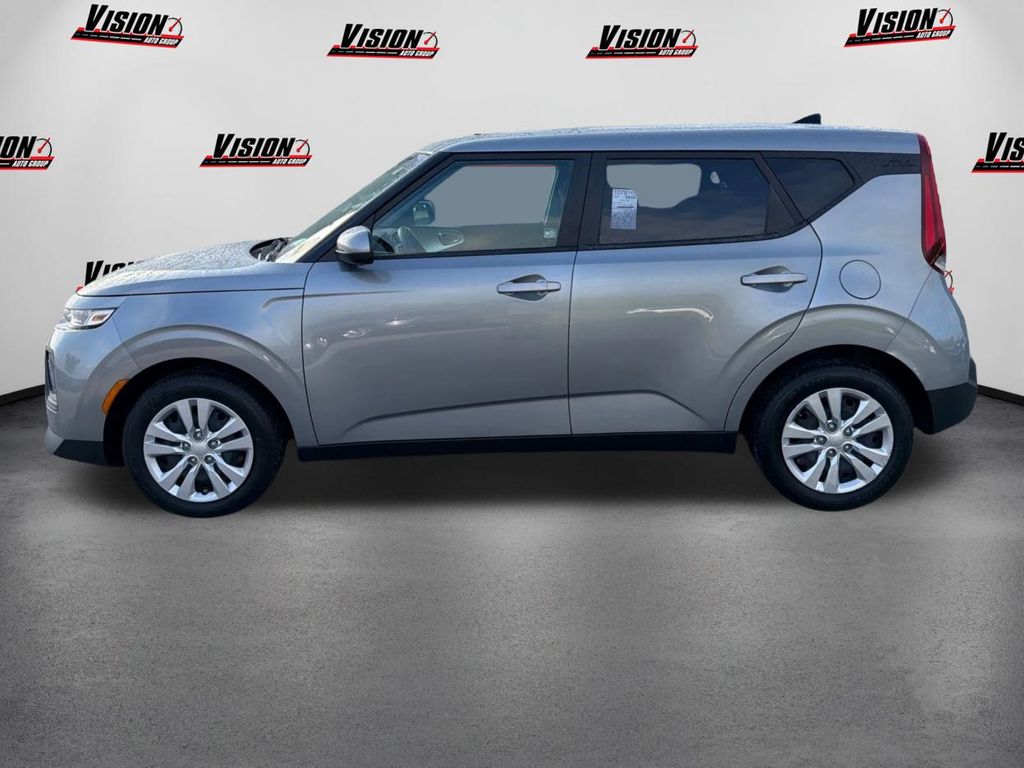 2022 Kia Soul LX photo 5