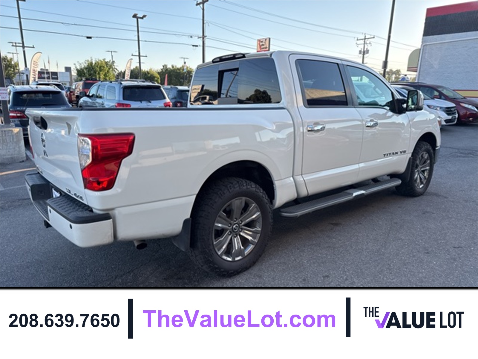 2018 Nissan Titan SL photo 4