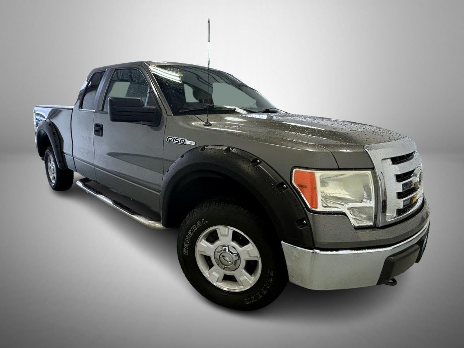 2010 Ford F-150 XLT photo 3