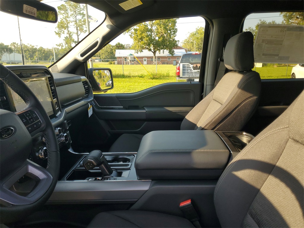 2025 Ford F-150 XLT photo 8