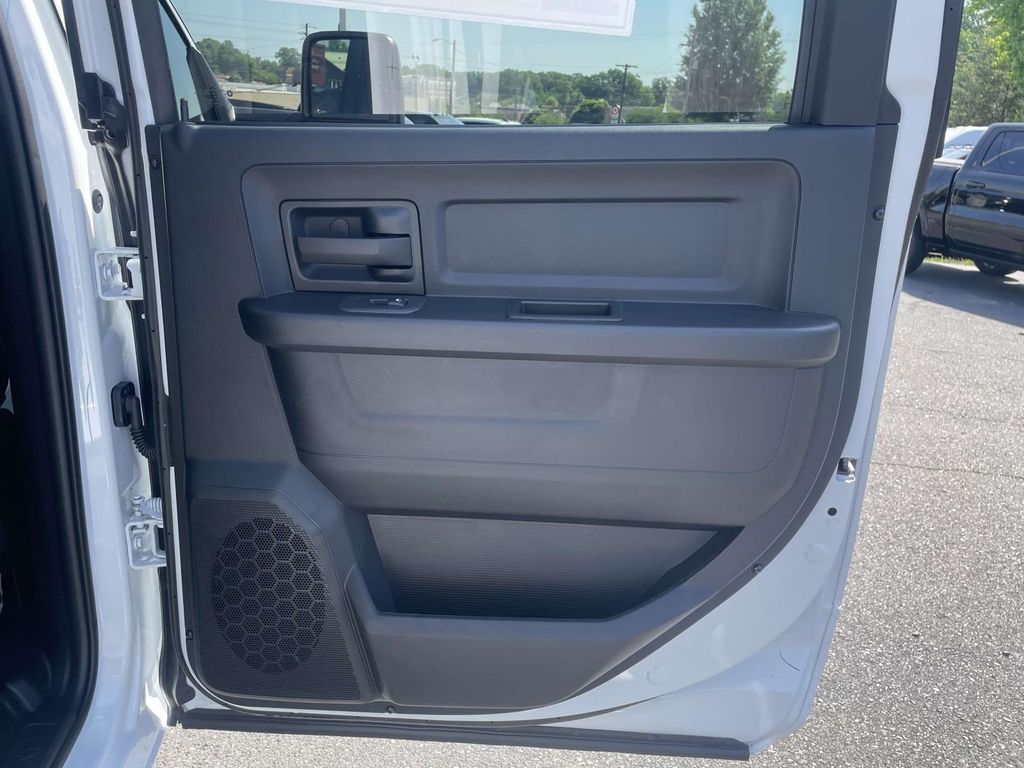 2025 Ram 2500 Tradesman photo 17