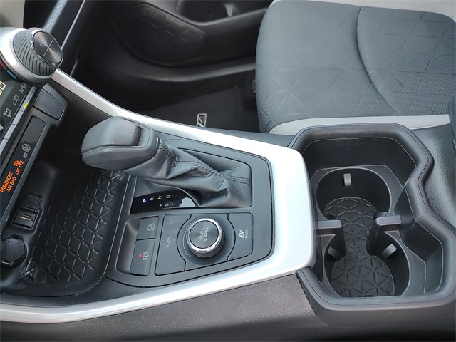 2022 Toyota RAV4 Hybrid XLE photo 19