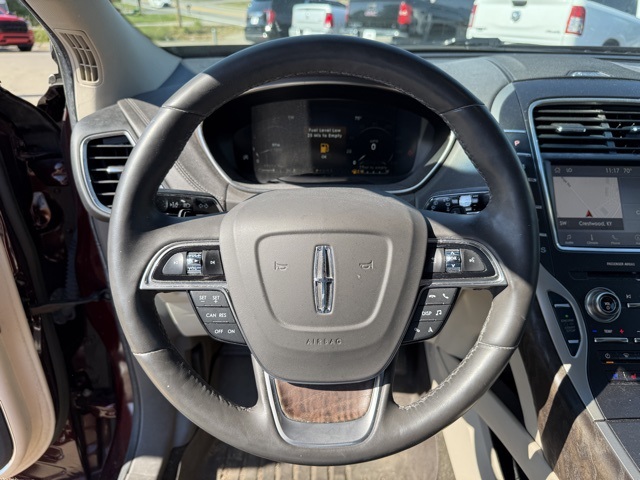 2019 Lincoln Nautilus Reserve photo 9