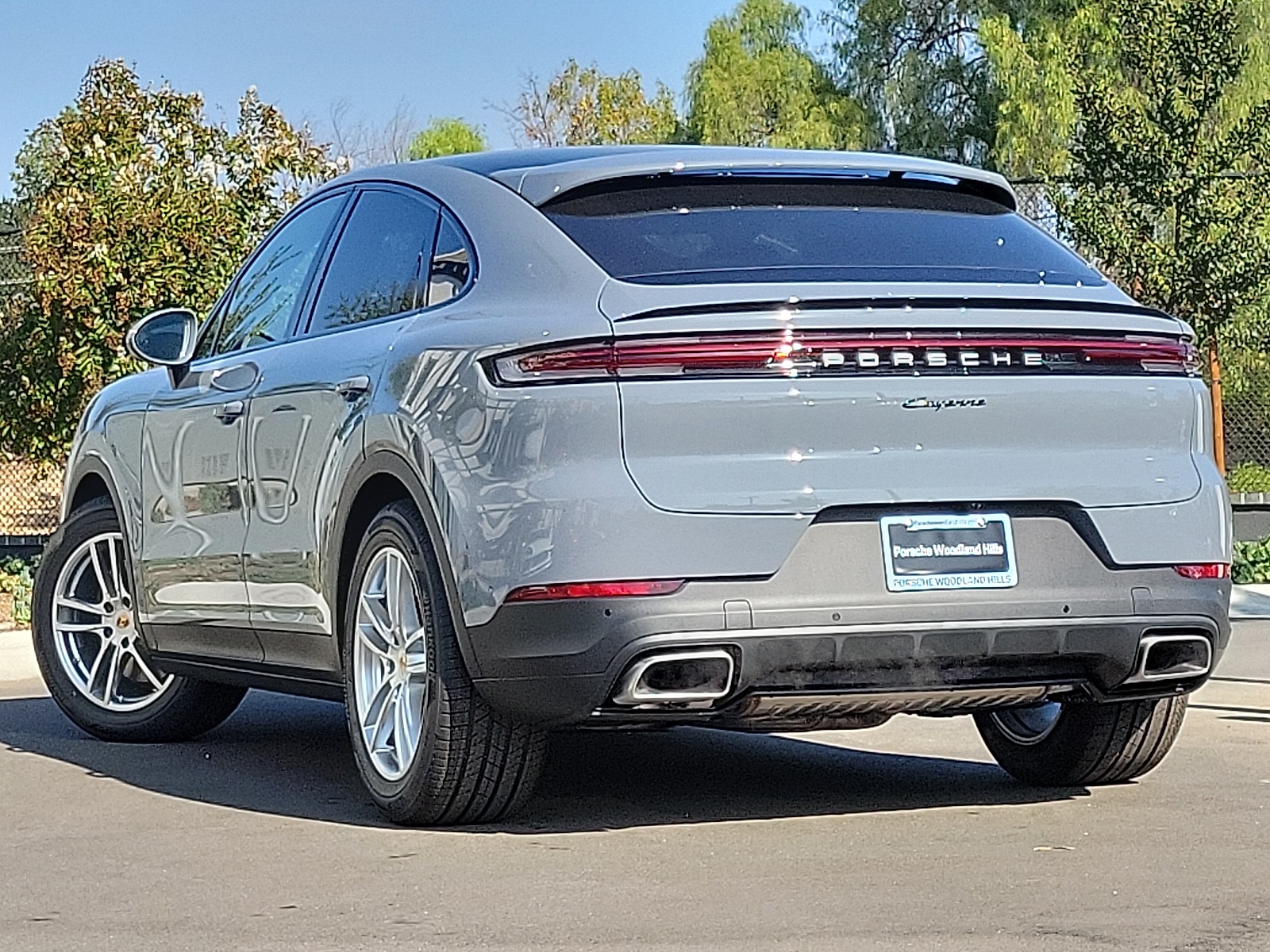 2026 Porsche Cayenne Coupe photo 2