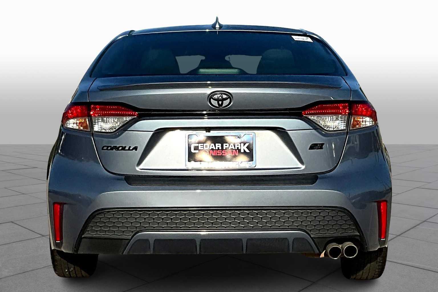 2022 Toyota Corolla SE photo 4