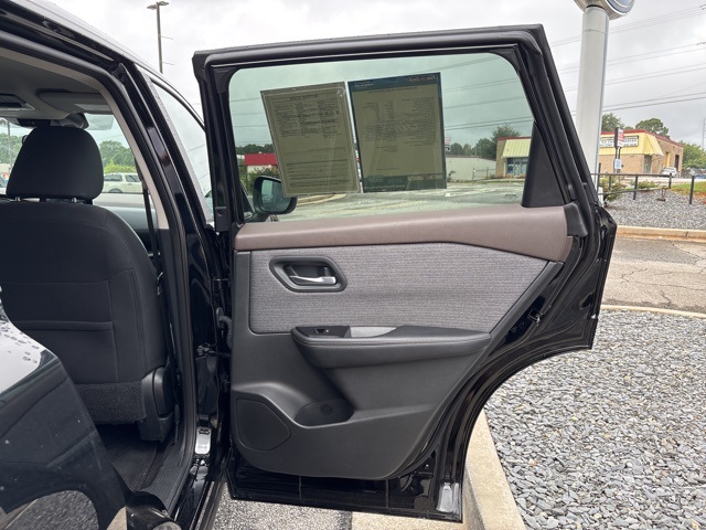 2023 Nissan Rogue SV photo 21