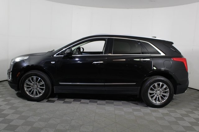 2017 Cadillac XT5 Luxury photo 2