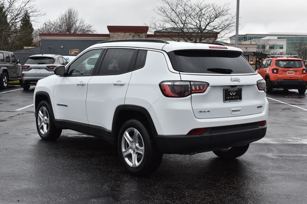 2024 Jeep Compass Latitude photo 4