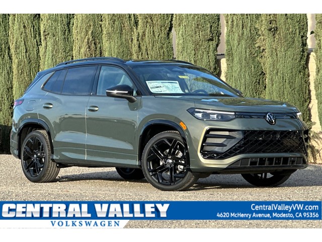 2026 Volkswagen Tiguan SE R-LINE BLACK's photo