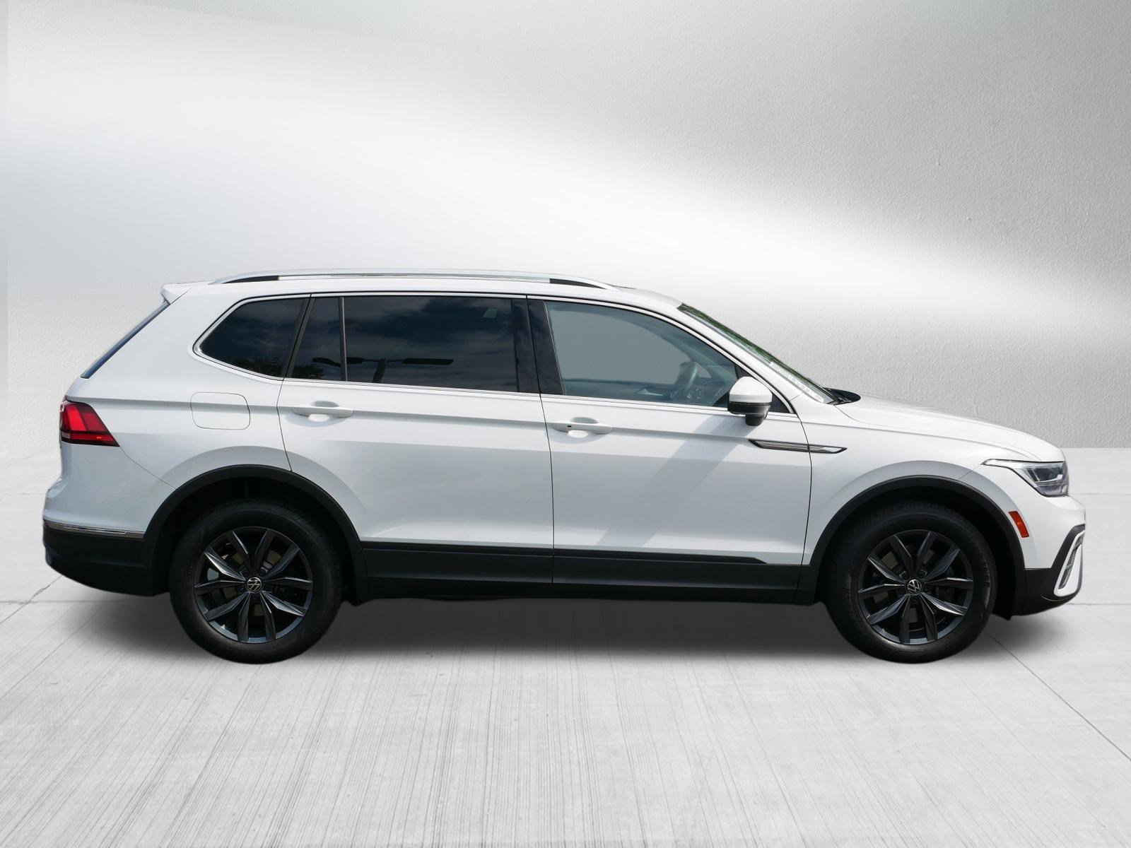 2022 Volkswagen Tiguan SE photo 8
