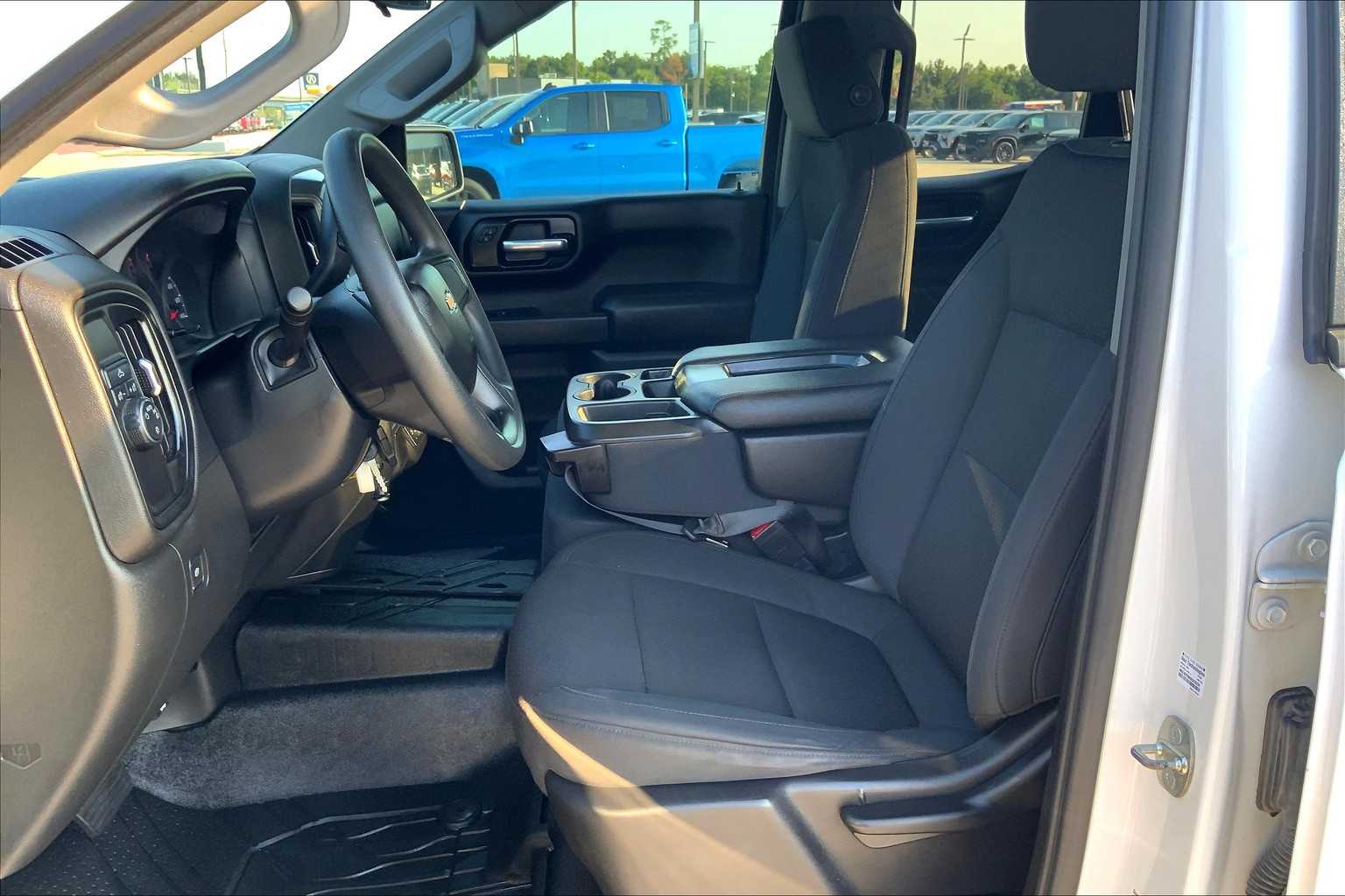 2021 Chevrolet Silverado 1500 Custom photo 7
