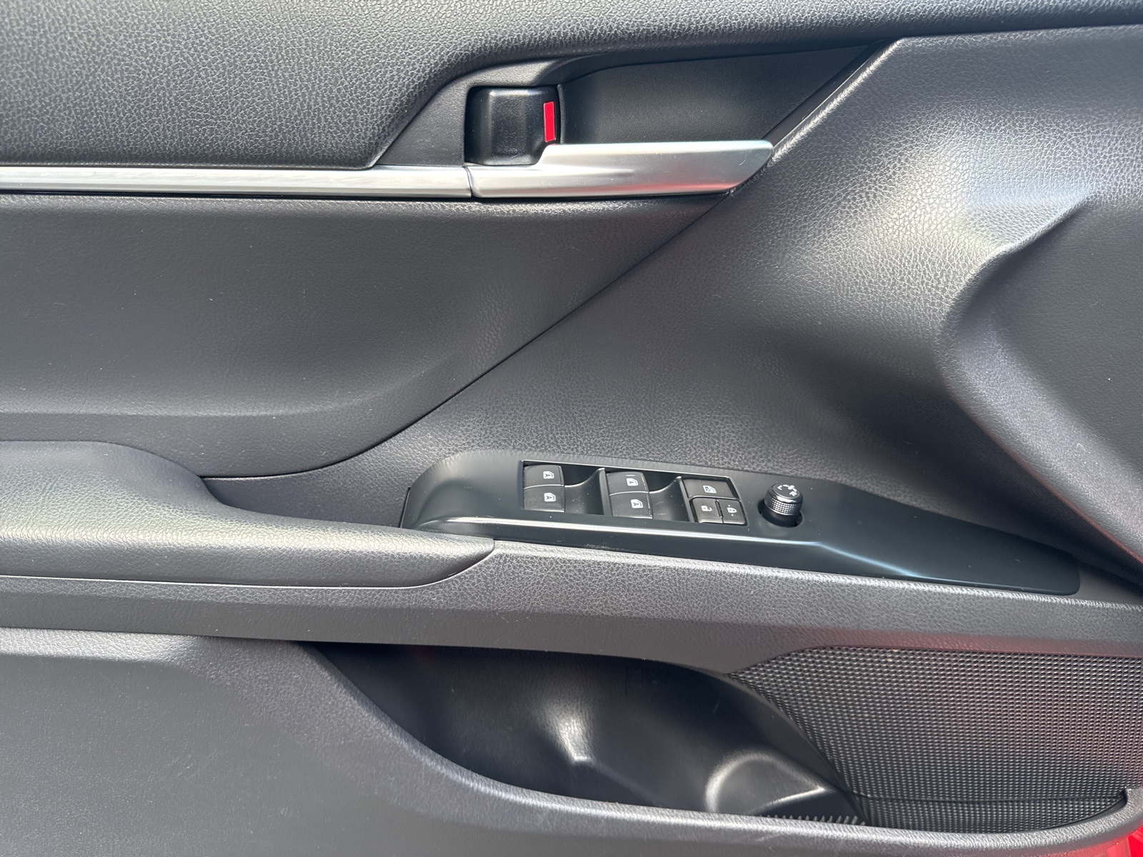 2019 Toyota Camry SE photo 22