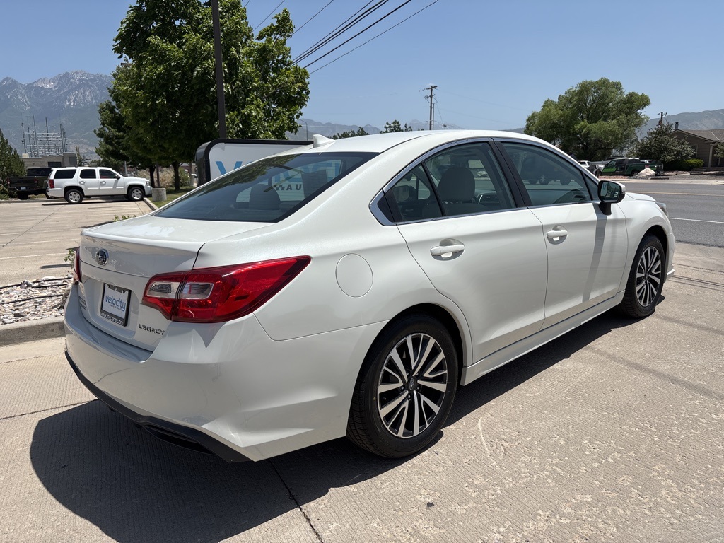 2018 Subaru Legacy 2.5i photo 3