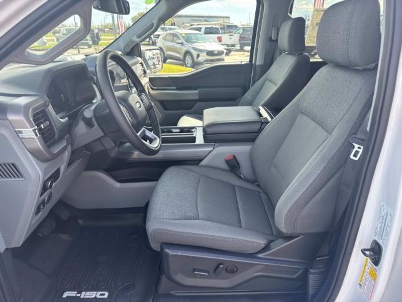 2025 Ford F-150 XLT photo 8